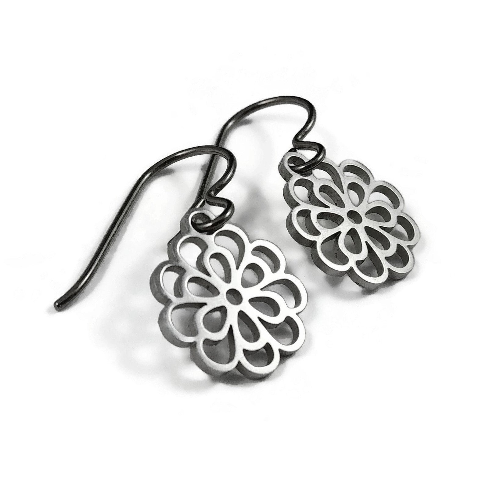 Silver niobium earrings