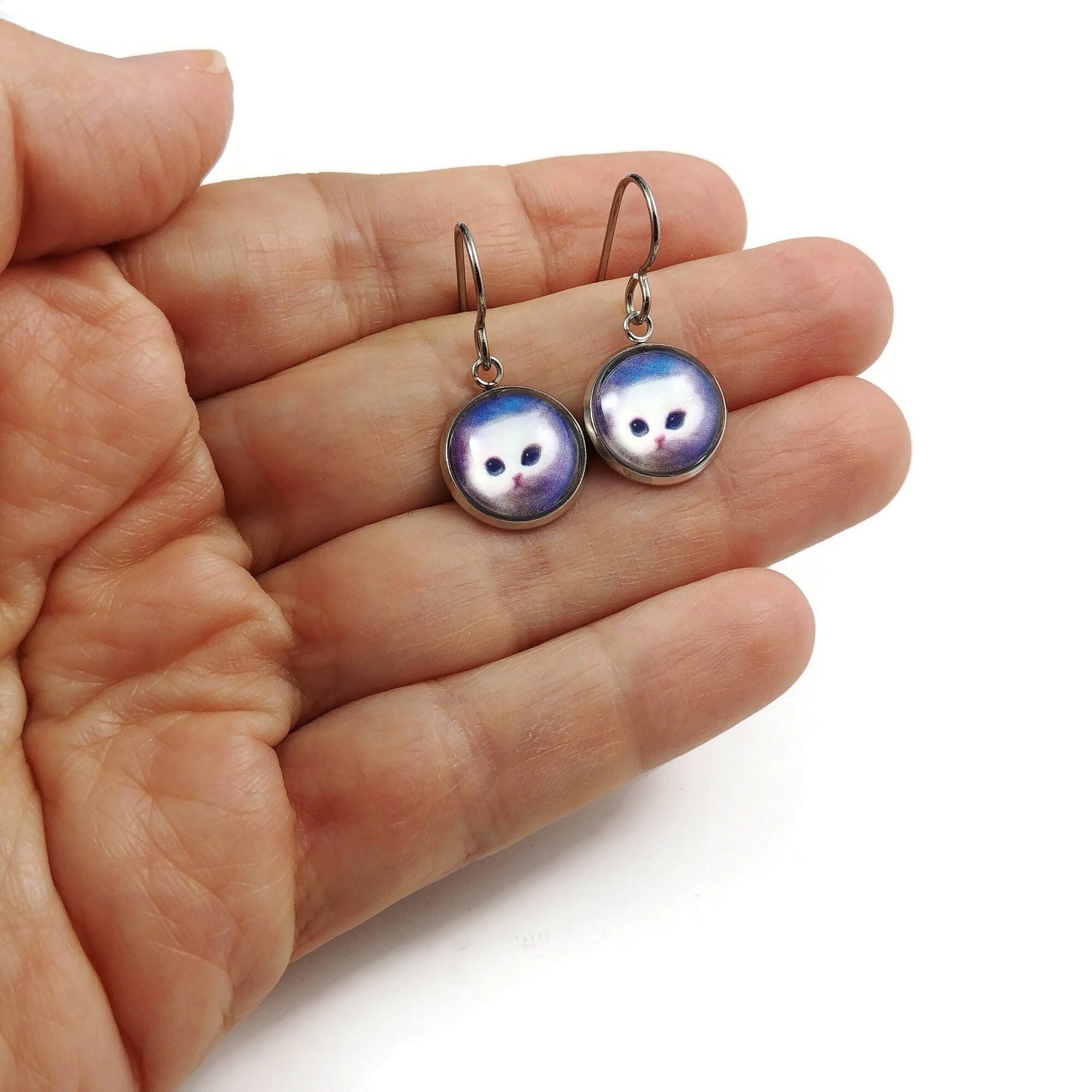 Adorable cat dangle earrings, Hypoallergenic pure titanium jewelry, Cute white cat earrings